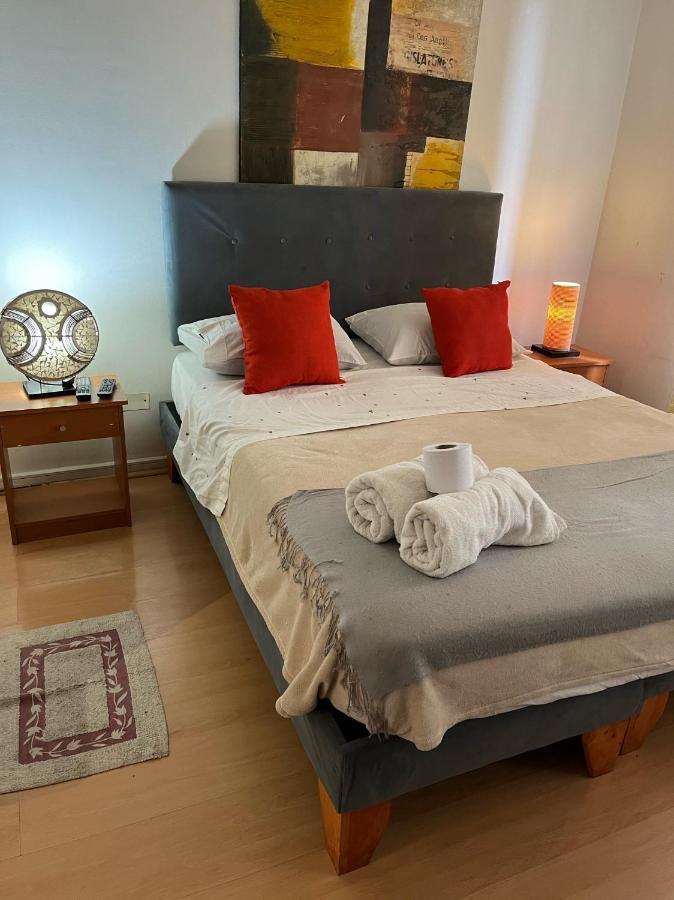 Amoblados Guscar Apartment Сантяго Екстериор снимка